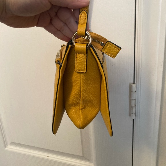 DONATING🔥Vince camuto crossbody - Picture 4 of 6